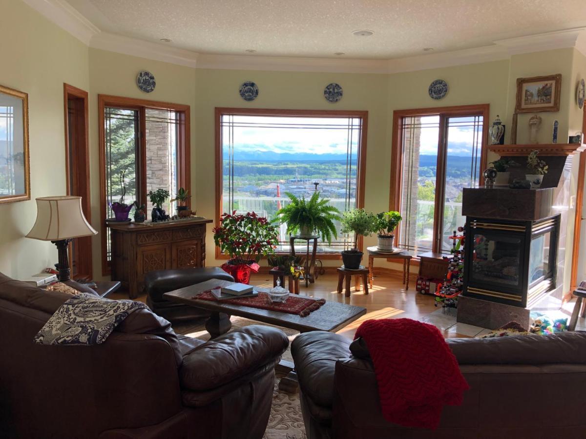Rocky Mountain View * Cochrane