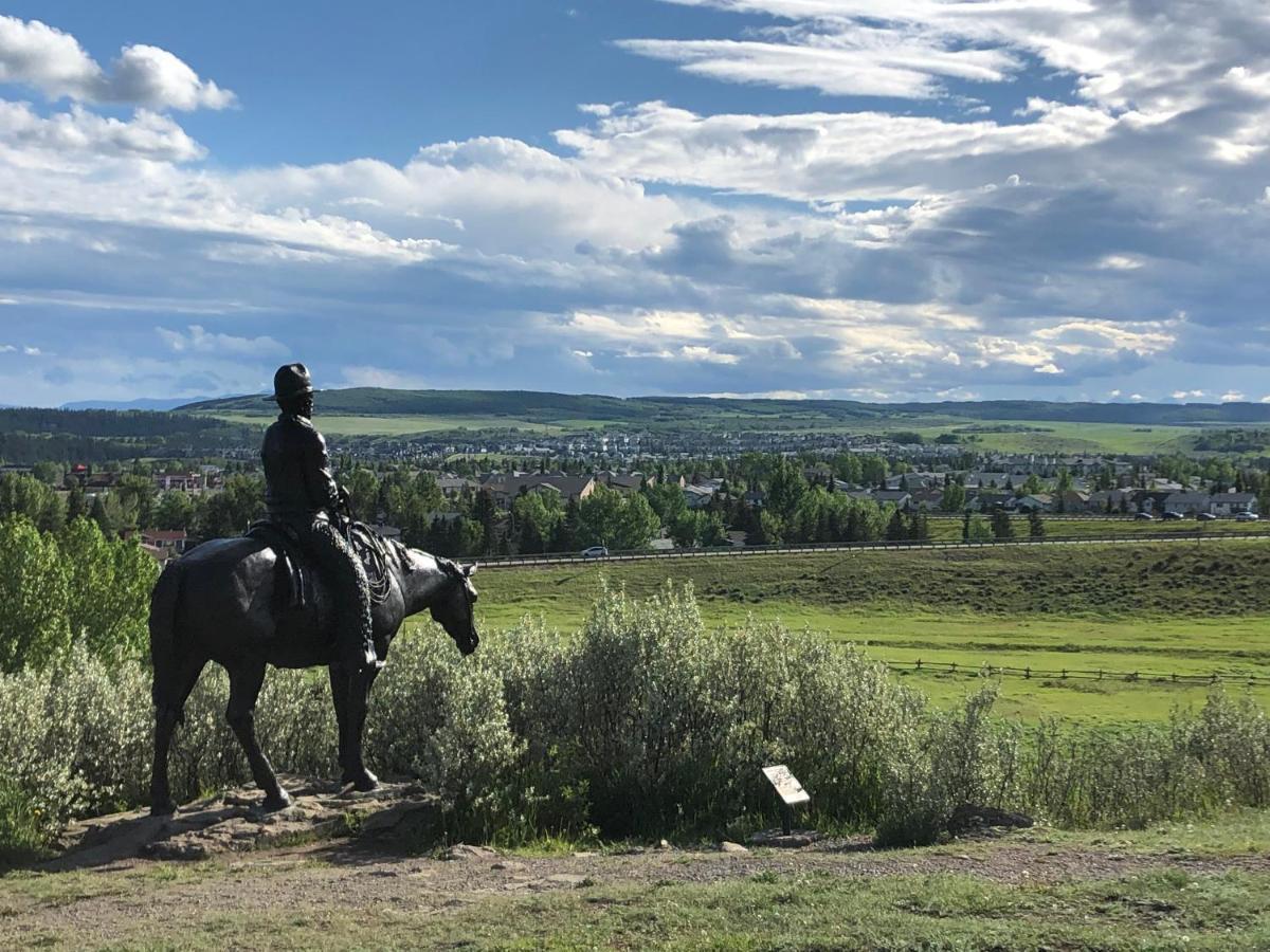 Rocky Mountain View * Cochrane