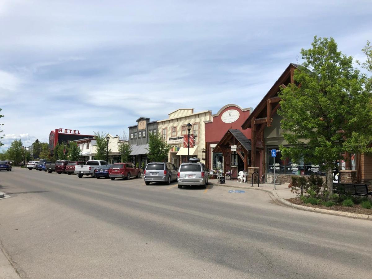 Rocky Mountain View Couette-café Cochrane